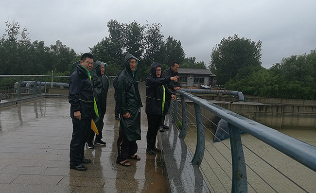 董事长防汛22.jpg