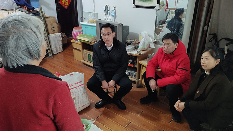 陶总慰问.jpg